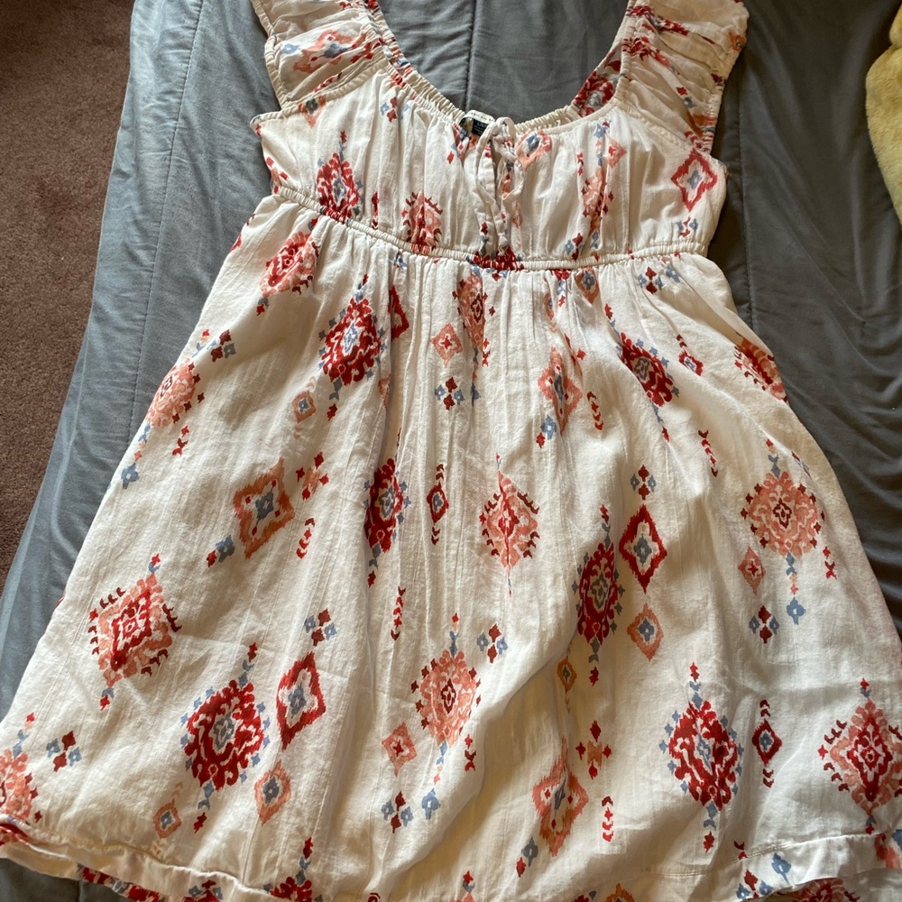 American Eagle Outfitters Cream Sundress with Flutter Sleeves and Ruched Bodice